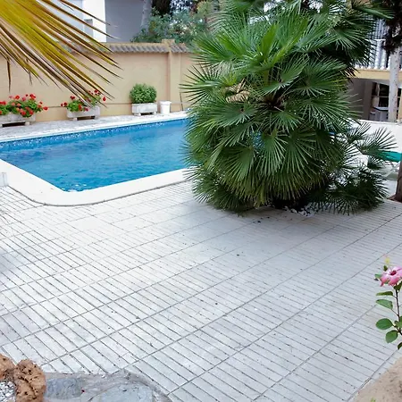 Las Amapolas Villa Campoamor